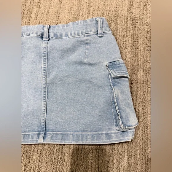 Juniors Blue Denim Cargo Mini Skirt - Picture 11 of 14